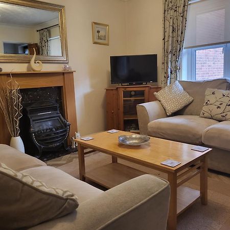 Grayz Townhouse - Free Onsite Parking For 2 Cars Villa Lincoln Exterior foto