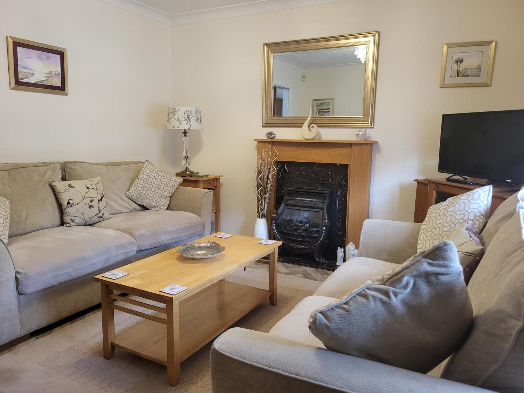 Grayz Townhouse - Free Onsite Parking For 2 Cars Villa Lincoln Exterior foto